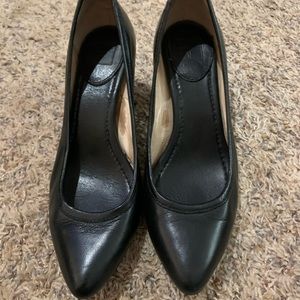 Black Frye Regina pump - size 7.5